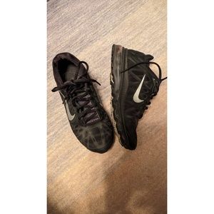 Nike 2011 Air Max Women's Black Metallic Sneakers, Size 7.5